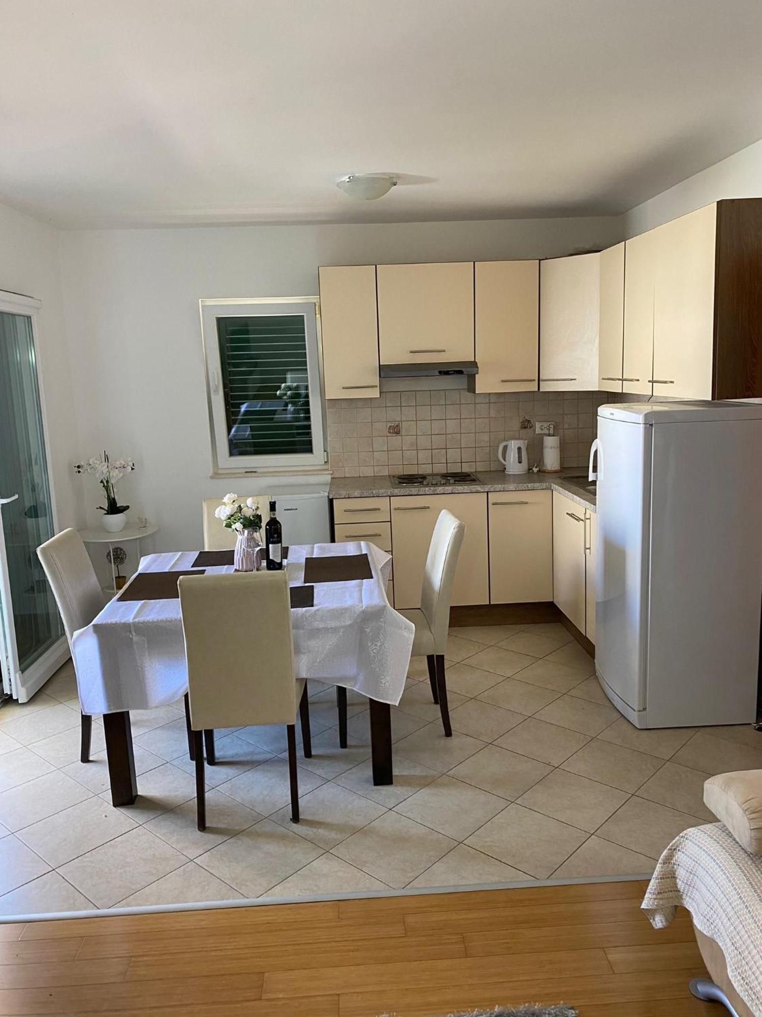 Apartman Emil Supetar Εξωτερικό φωτογραφία