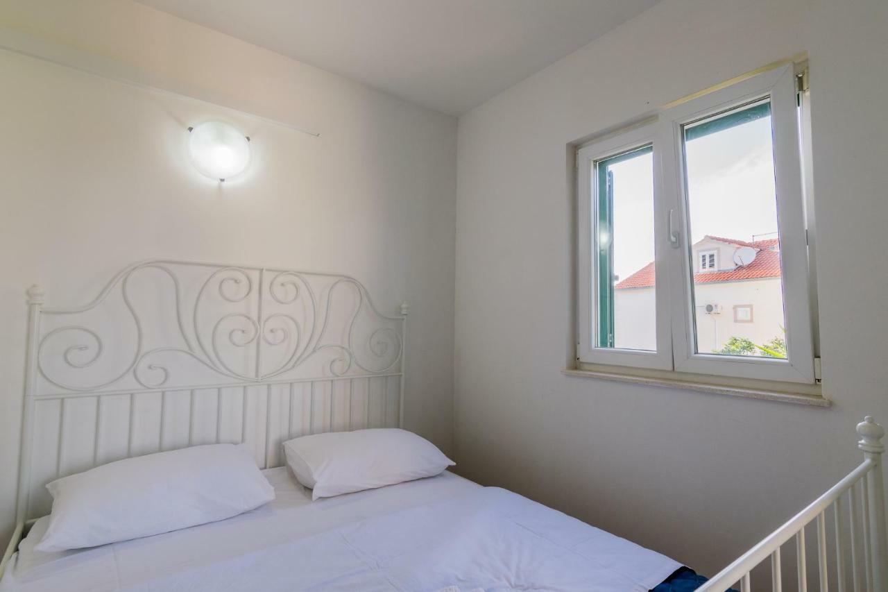 Apartman Emil Supetar Εξωτερικό φωτογραφία