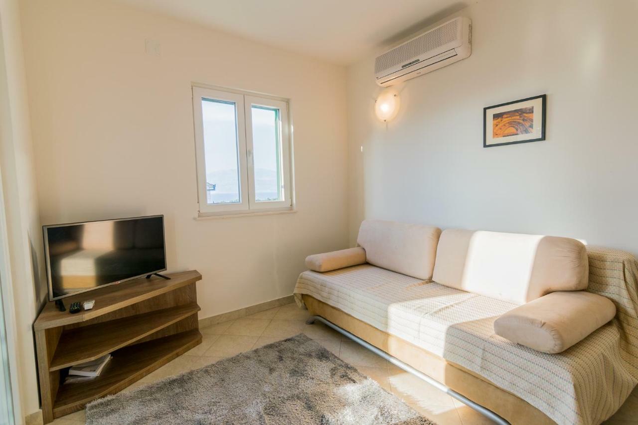 Apartman Emil Supetar Εξωτερικό φωτογραφία